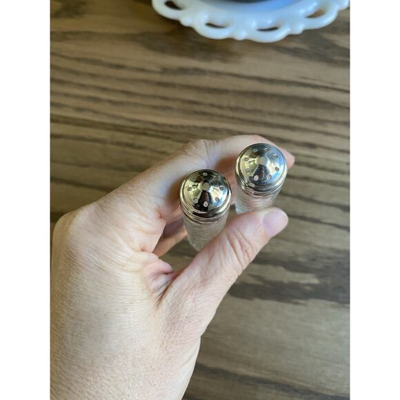 Vintage Midcentury Swirl Glass Salt And Pepper Shakers Silver Plate Lids - Picture 4 of 7